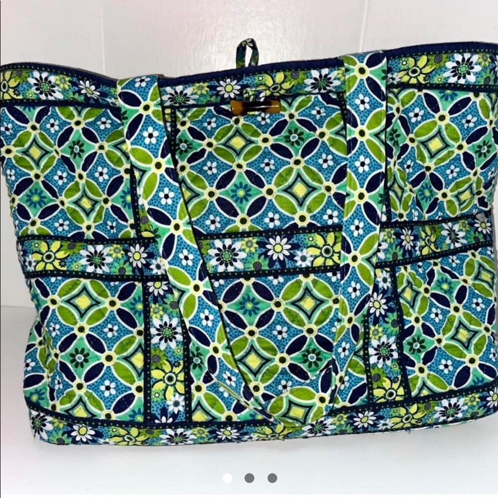 VERA BRADLEY TOTE BAG